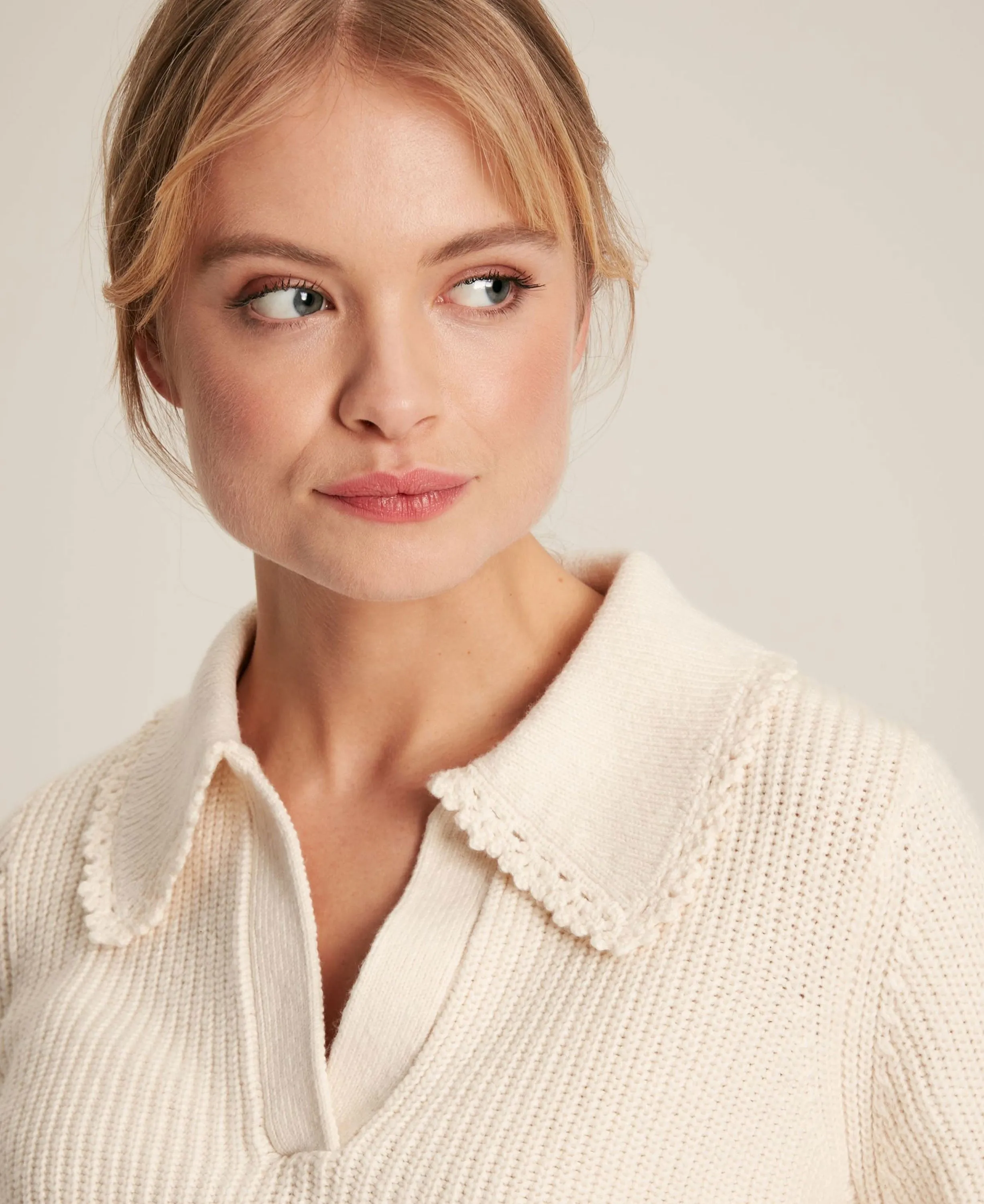 Evangeline Ribbed Jumper with Crochet Collar - Creme